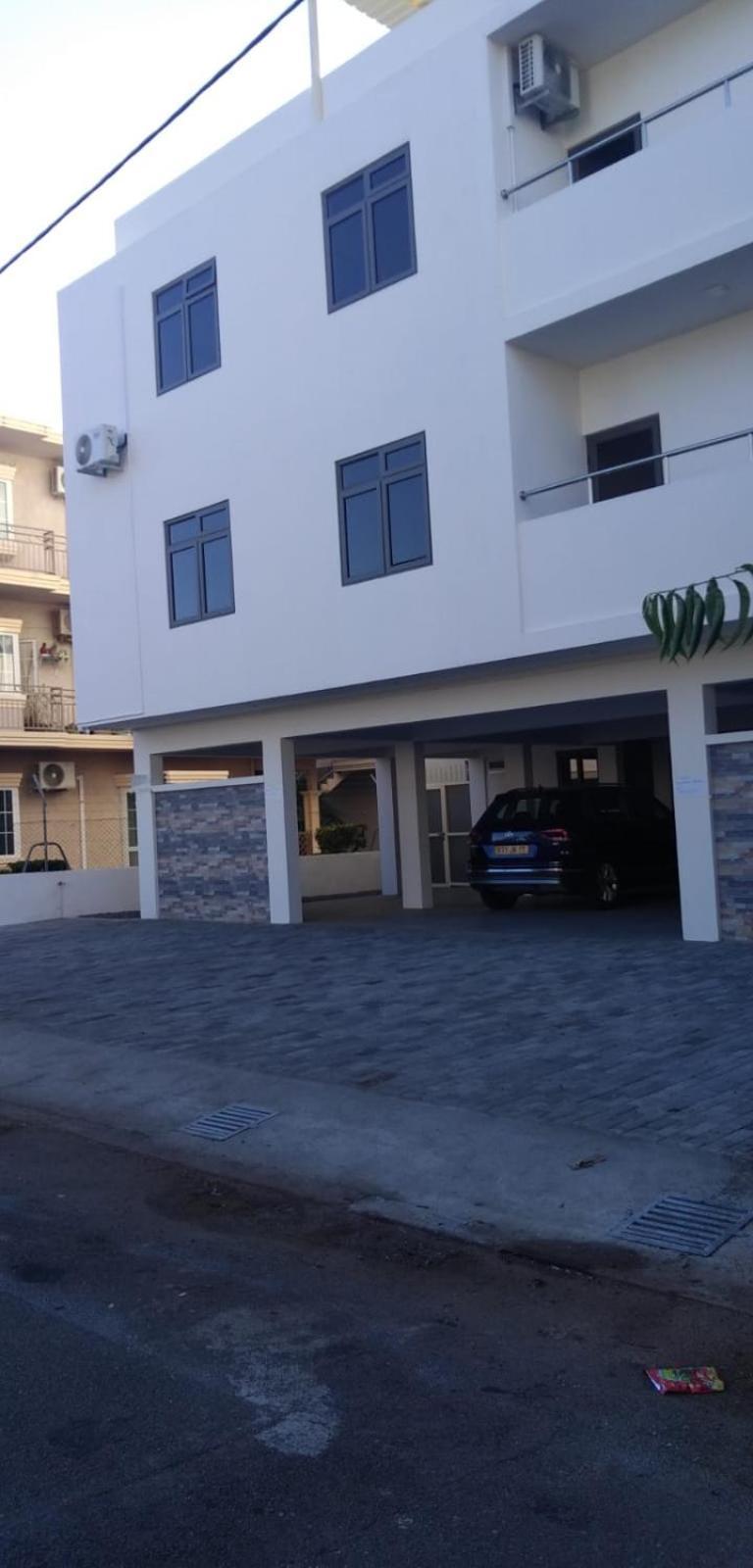Nayuha Apt B Flic en Flac Ngoại thất bức ảnh